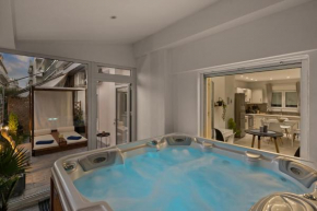 Luxcrib&Spa in Glyfada